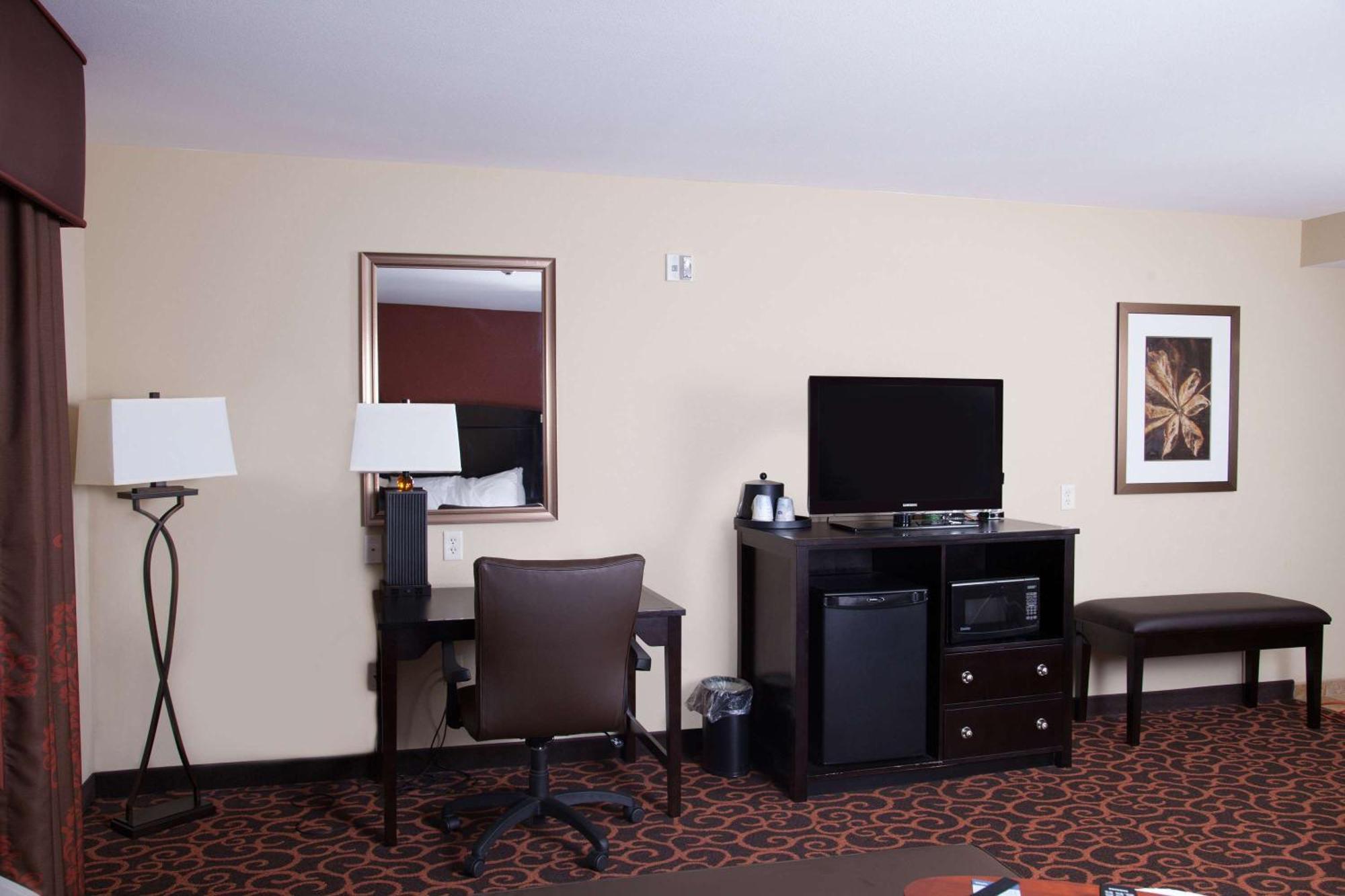 Hampton & Nd Hotel